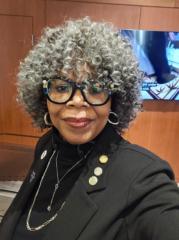 Linda Graves