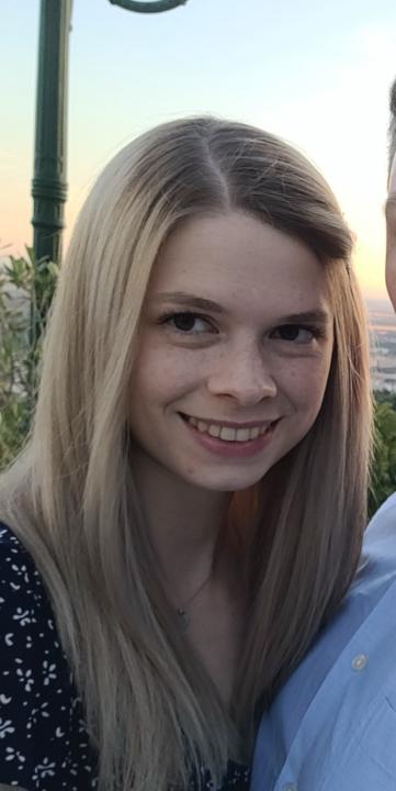 Dóra Blaskovics