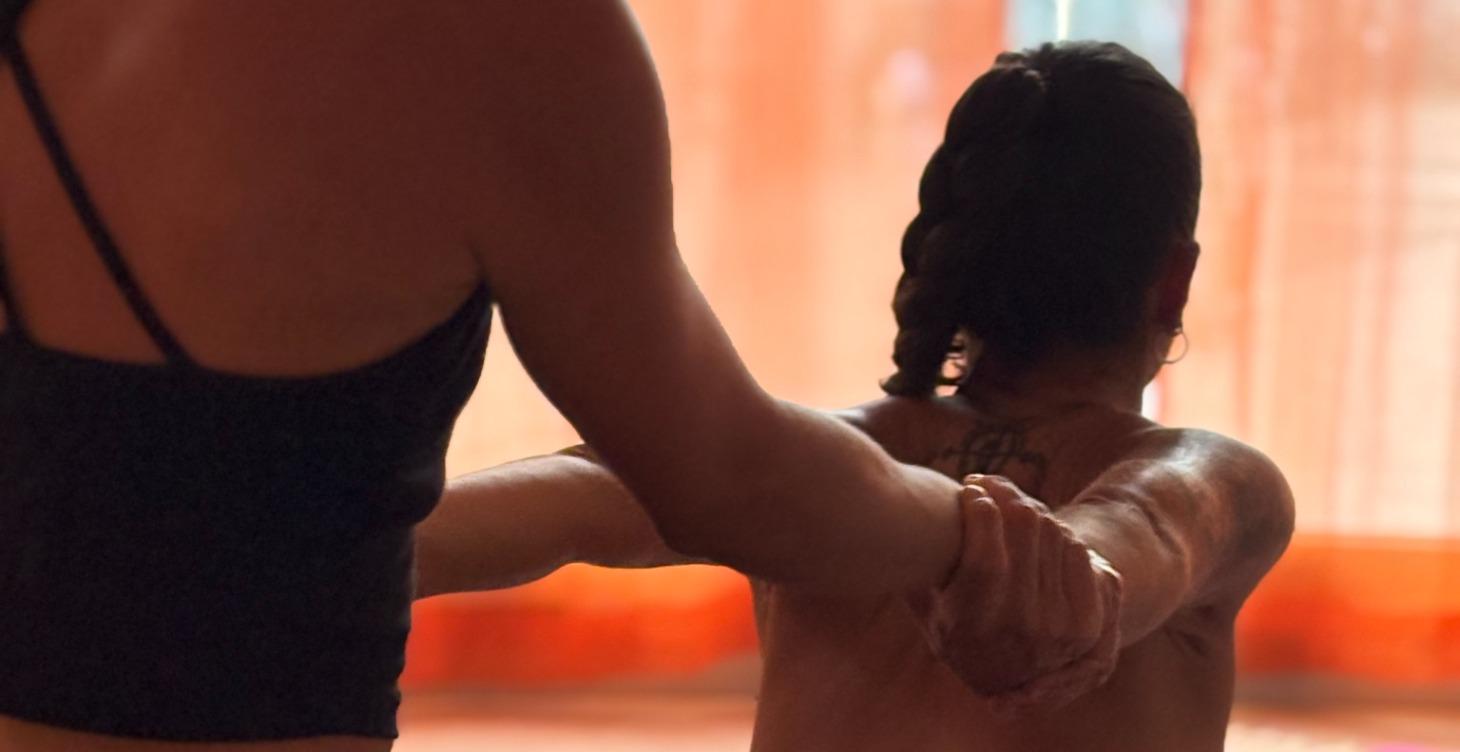 Masaje Yoga Ayurveda ( Ayurvedic Yoga Massage )