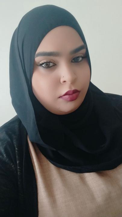 Nazmeera Khan