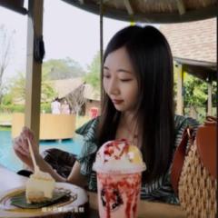 黃 郁婷