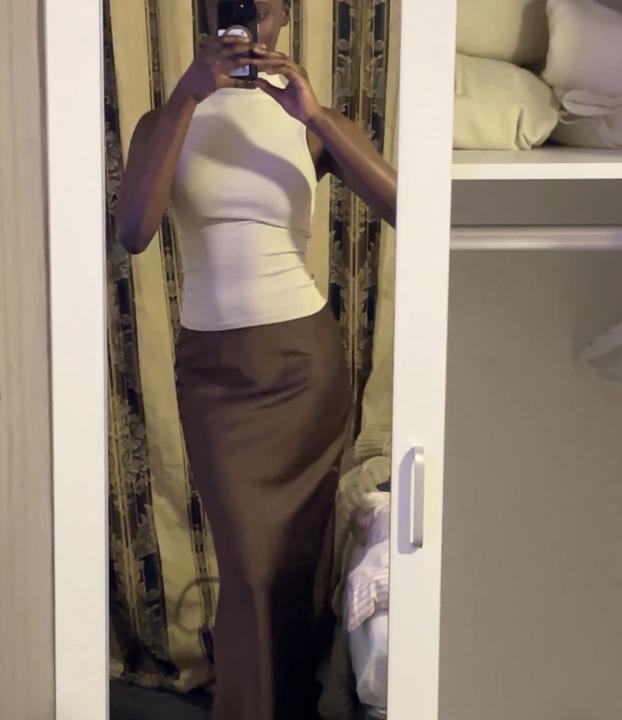 please tell me you guys know who she is 🔪🔪