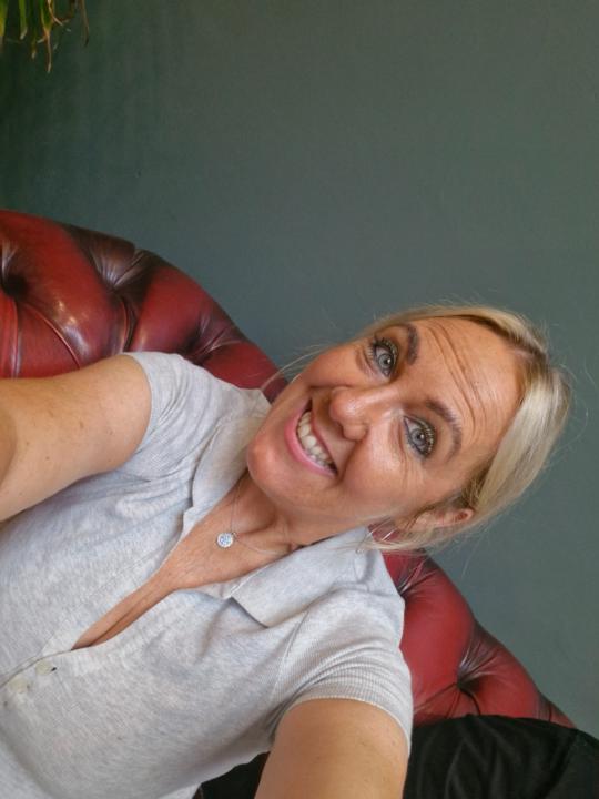 Julie Wakefield