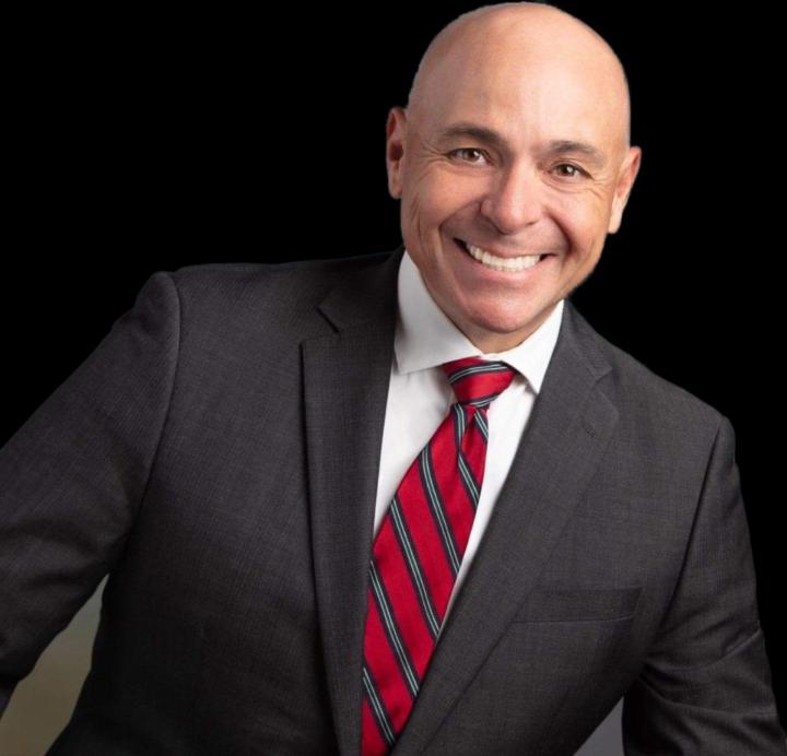 Carlos Elizondo