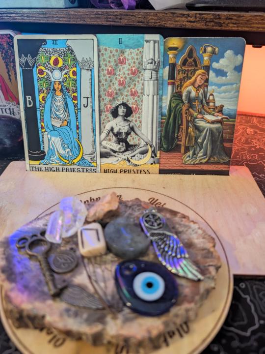 The High Priestess Tarot teaching 