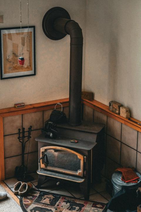 Bushing a Stovepipe in a Chimney Hole