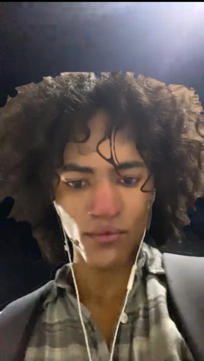Jarion grow out your hair and smirk or smth