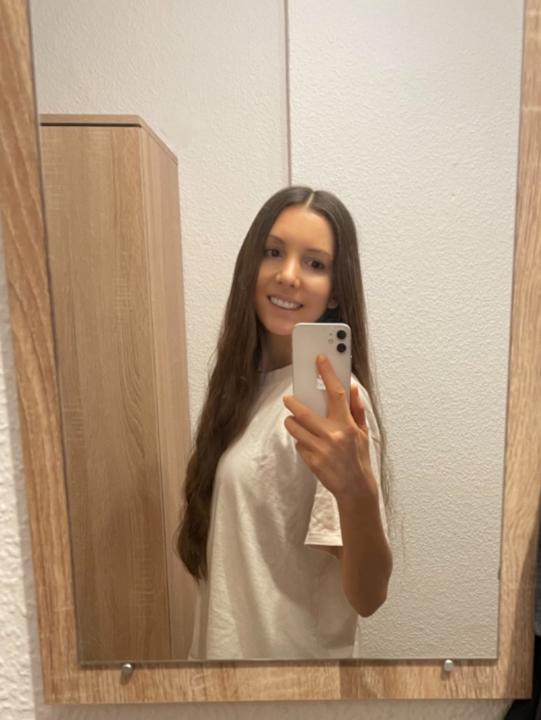 Julia Melcher