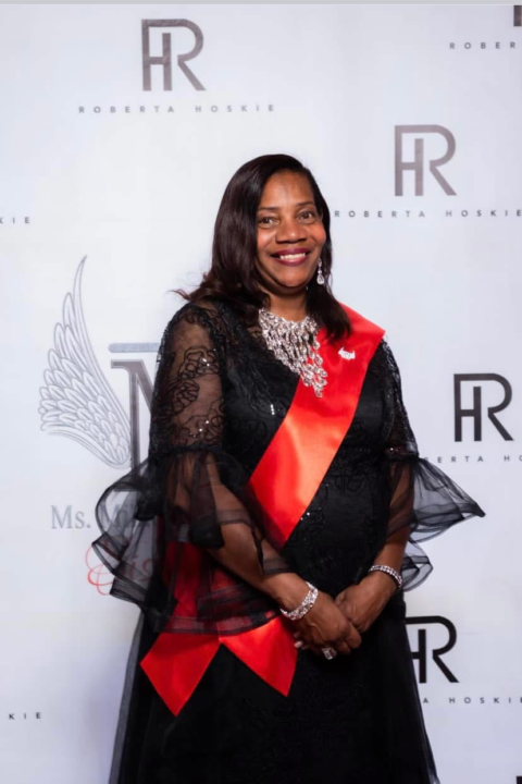 Let’s send some Millionaire birthday blessings to our EVP @Theresa Kearny ! Happy birthday enjoy your day to the fullest 🎈🎈🎈🎈🎈 