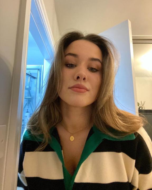 Violet Julia