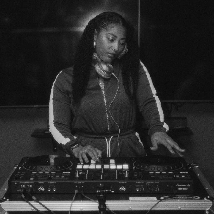 Dj Ajah Monet