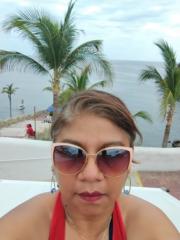 Elena Landeros