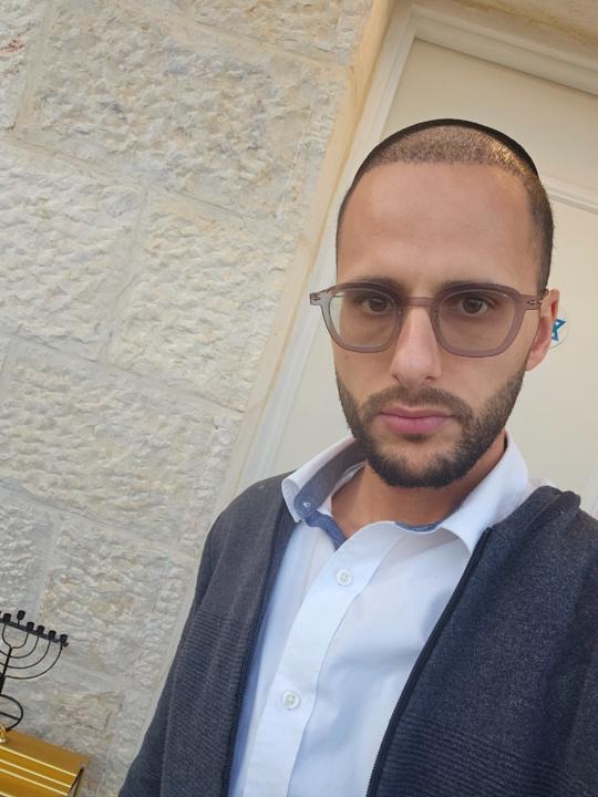 מנחם יום טוב