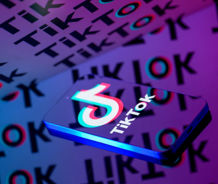 🌐 NOTICIAS IA 🌐: Universal Music y TikTok renuevan su acuerdo estratégico para declarar la guerra total a la música IA no autorizada