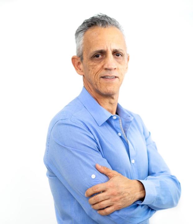 Luis J. Fernández