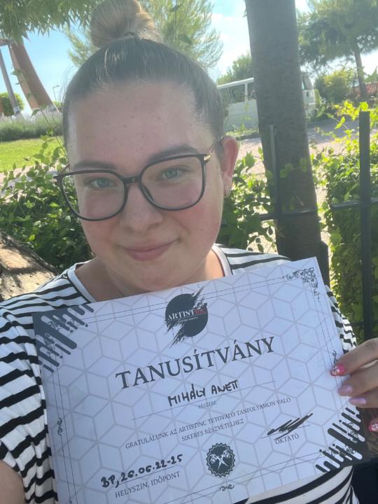 Mihály Anett