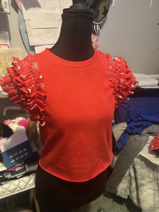 Ruffle T-shirt 