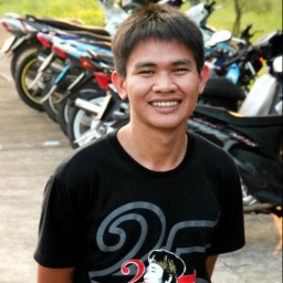 Komsan Kamsamur