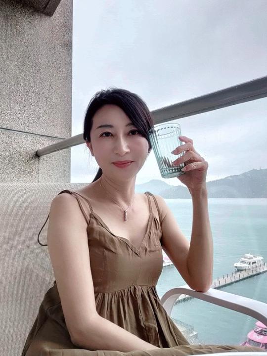 雅 玲