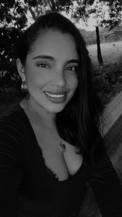 Karla Santos Midence