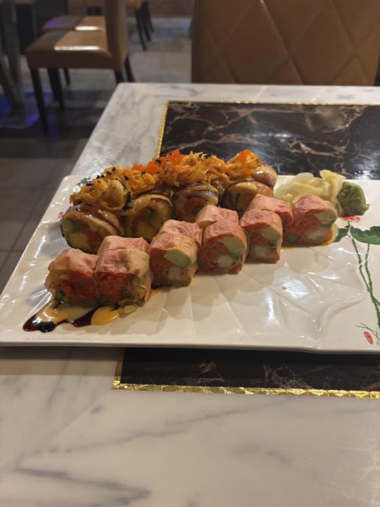 Eating healthy and juicing eating blueberries salads hummus fruits lots of water gluten free is my new favorite way of eating of course I love kimchi and protein I do eat sushi once in a blue 