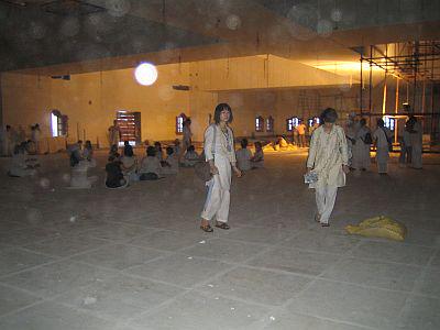 Wenn we meditate, often Orbs appear and stay with us - lightbeings saying hello