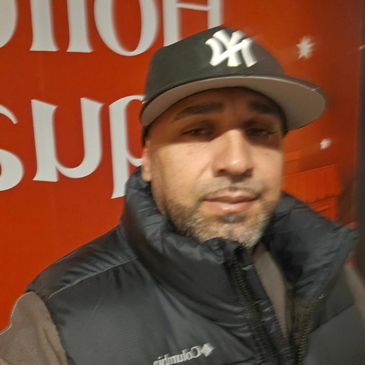 Alejandro R Hernández