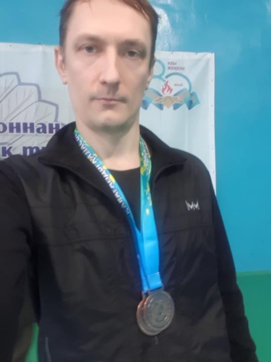 Артем Шапаров