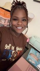 Deja White