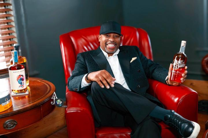 -Lazar Favors