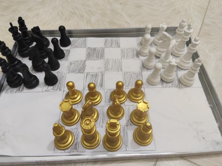 real 3 player chess board so i can play with my friends in school