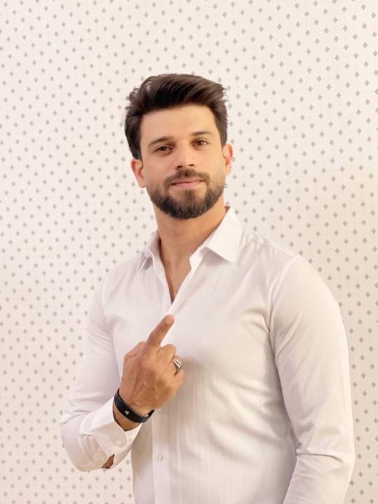 Yhya Alqabali