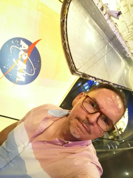 Roy H Castro