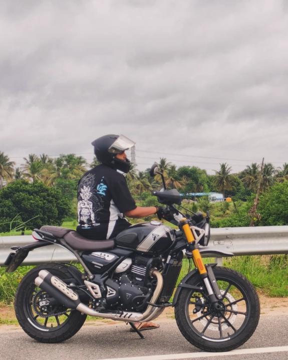 Vijaya Nikilesh Y M Nikilesh Y M