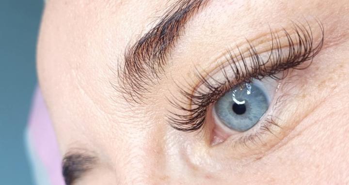 Nails and Lashes by Una