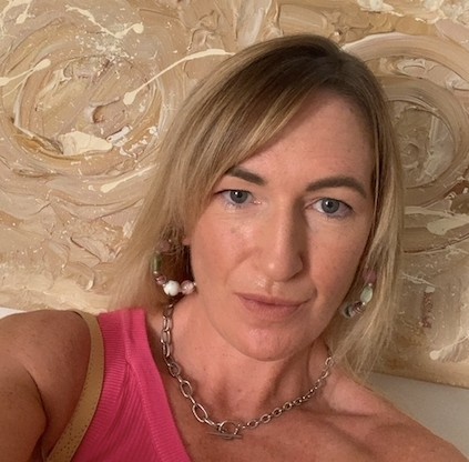 Donna NiCuarta