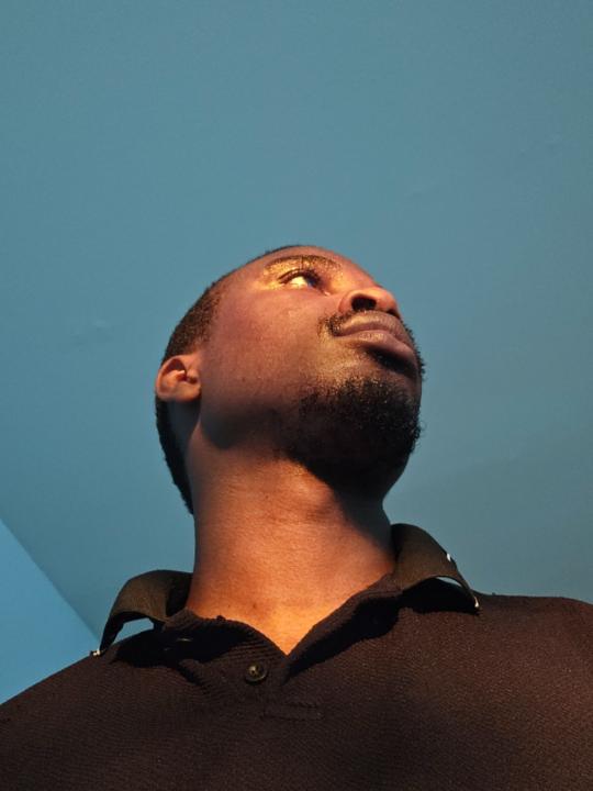 Ekata Leo Oni