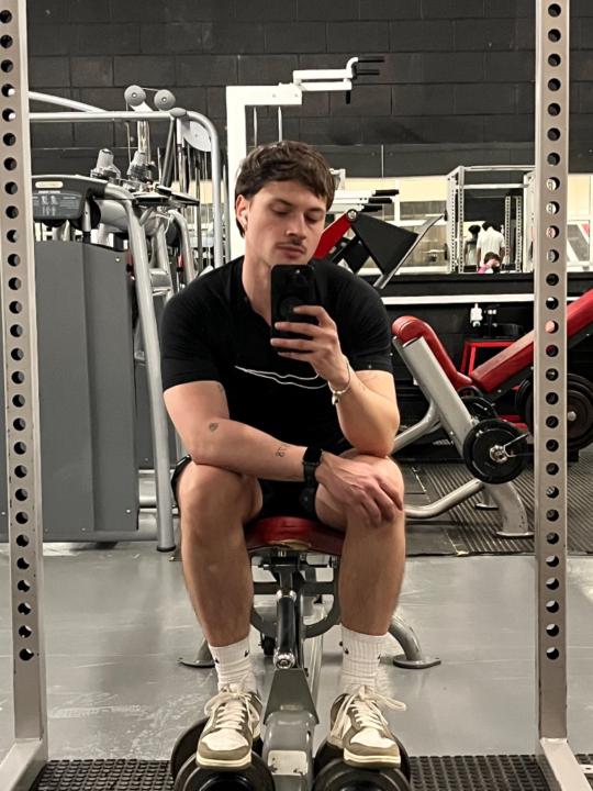 Jonathan Holguín Becerra