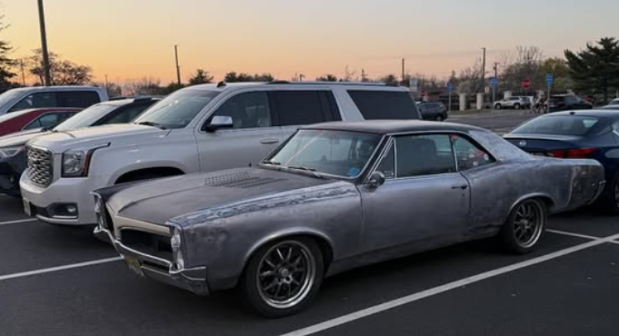 Foxy Pontiac!
