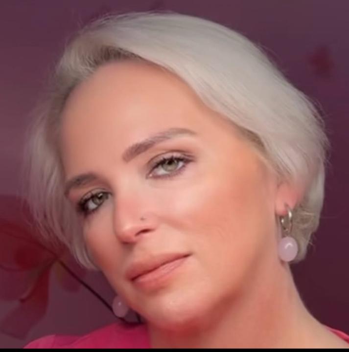 Jennifer R