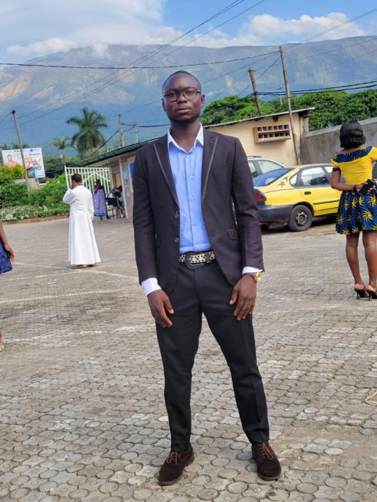 Collins Alem fombah