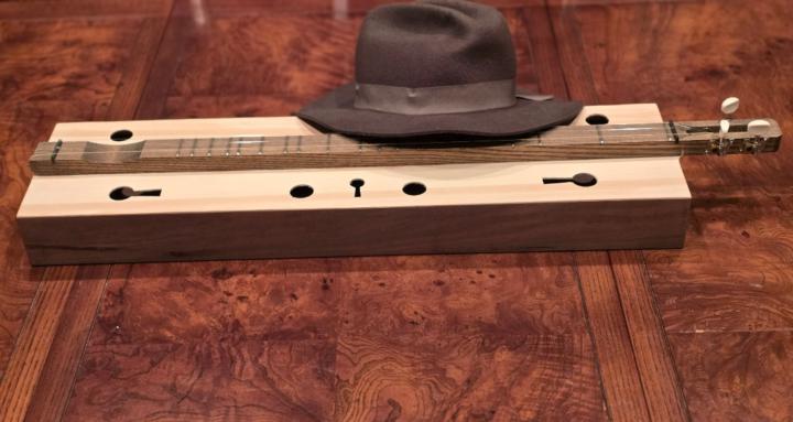Dulcimer building and playing
