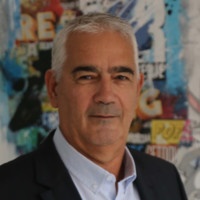 Lens Bernard