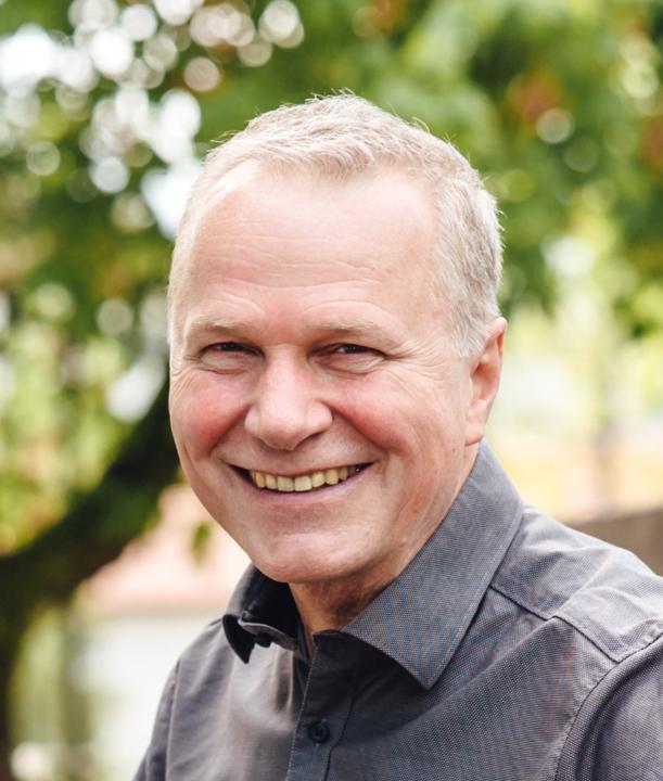 Helmut Mons