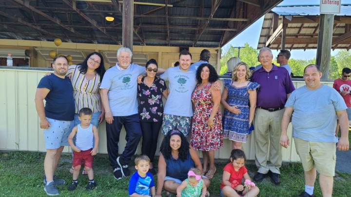 US record of Parents at passing & surviving children - 884 years