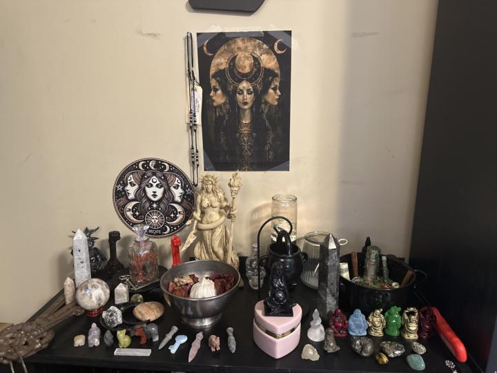 Hecate/Money Altar cleaning and money spell