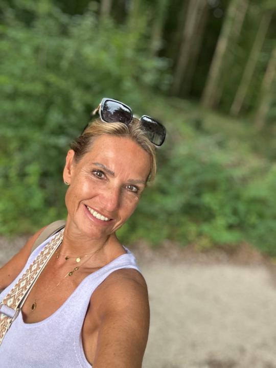 Angela Golze