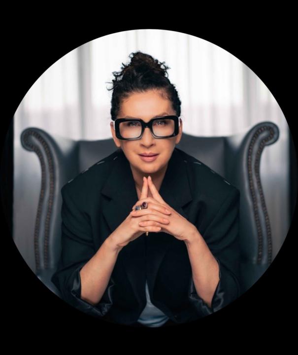 Exclusive Free Download Laura Patac's Book. Start Perfecting Powerful Storytelling.