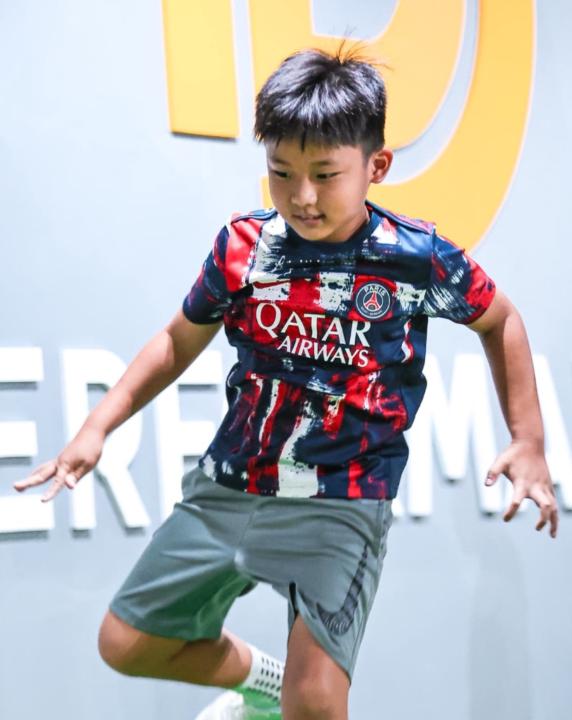 Yanhou Siew