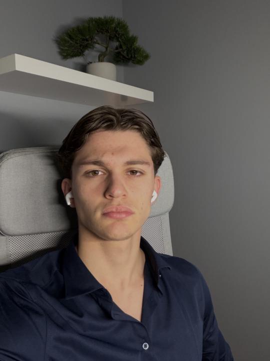 À 18 ans, je quitte la France pour Dubaï dans 30 jours. J'ai identifié les 3 éléments qui m'ont permis d'accélérer toujours plus vite :